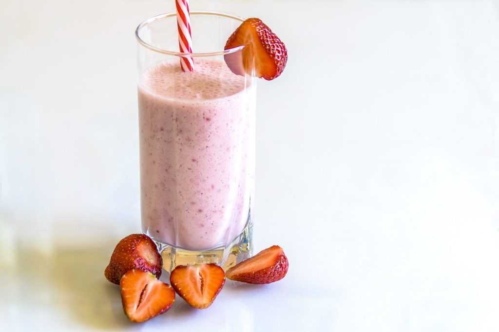 strawberry smoothie, kefir, drink-1418212.jpg